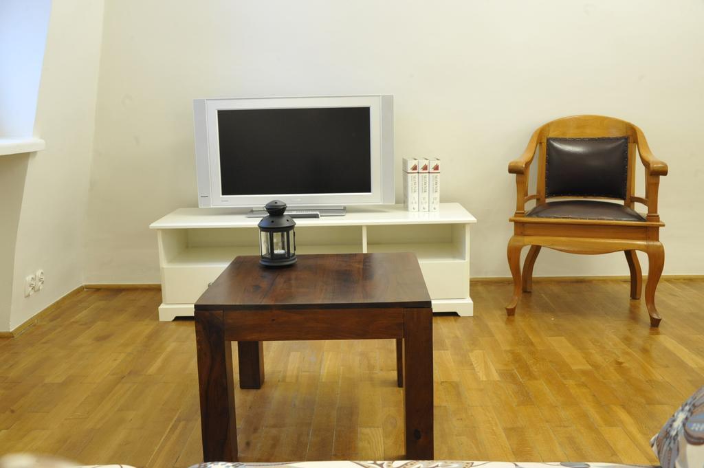 Milotu - Apartament Uniwersytecki Warszawa Eksteriør bilde